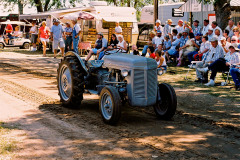 Ferguson TO-20 Vineyard, made by Gene Kruse of Waverly, Nebraska. Remote controlled by Gene who is riding with Al Hoyt.