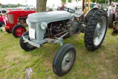 1952 TO-30 owned by Joyce Dolan of Marble Rock, IA. SN TO-96905. With custom hi-rise kit.