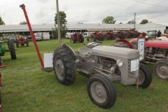 1950 TO-20 SN TO-33934 owned by Danna Eller of Waxahatchie, TX.  Completely rebuilt in 2016, bought in Willis, TX.  Implement is a 1952 Ferguson FEO-20 Dynabalance mower.